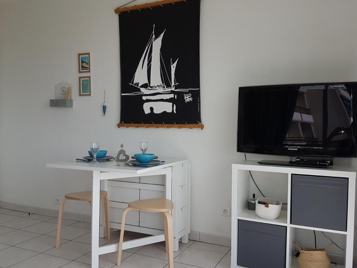 Appartement T2 Vue Mer Les Pieds Dans L'Eau Avec Parking Prive Saint-Jean-de-Monts Exterior photo