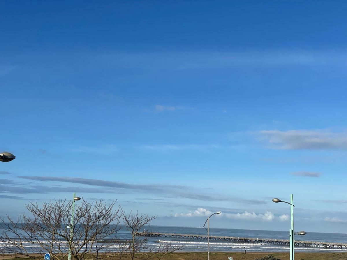 Appartement T2 Vue Mer Les Pieds Dans L'Eau Avec Parking Prive Saint-Jean-de-Monts Exterior photo